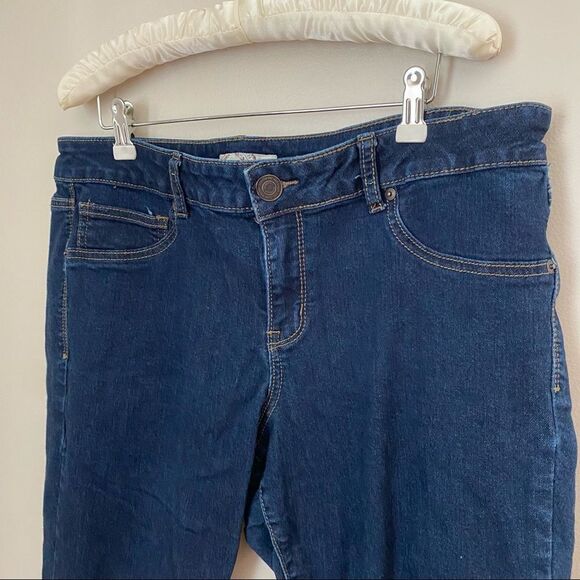 SO Jeans Dark Wash Denim Frayed Bottoms Casual Neutral - Picture 2 of 8